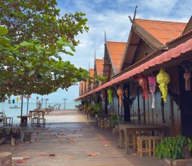 Bang Sare Resort | Ruenton Resort เรือนต้น รีสอร์ท