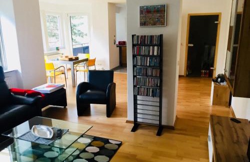 Buchholz-Kleefeld Apartment | Ruhige Messewohnung am Park, 10 Minuten zur Messe Hannover bzw Agritechnica