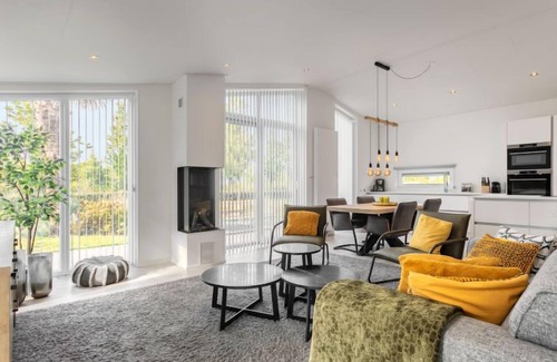 Wemeldinge House | Ruisweg 80 by Interhome