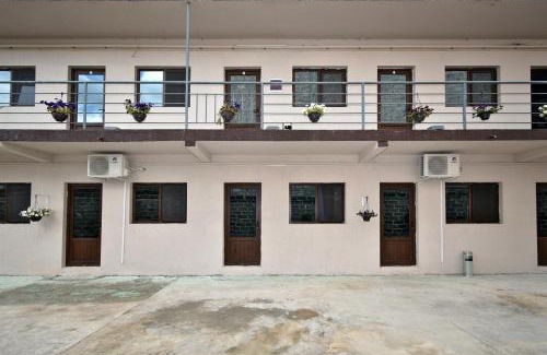 Ararat Hotel | Runway Rooms
