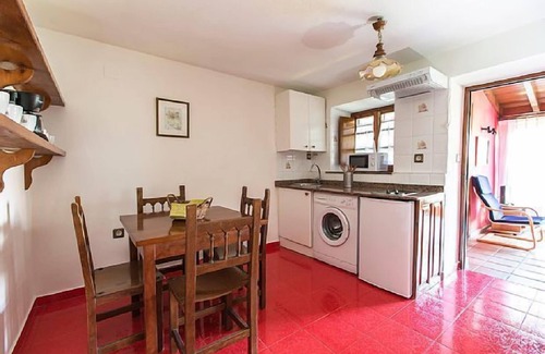 Villanueva de Pria Cottage | Rural apartment Playa del Canal for 4 people