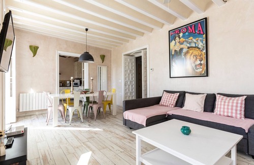 Old Town Apartment | Rustic Apartment "Casa Bugambilla" in Very Central Location with Balcony & Wi-Fi