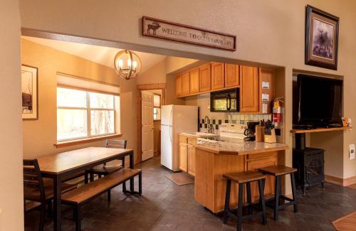 Salida House | Rustic Camping Cabin near the Royal Gorge in Salida, Colorado