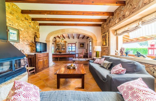 Sa Pobla Ski Chalet | Rustic Finca in Mallorca Can Colis with pool