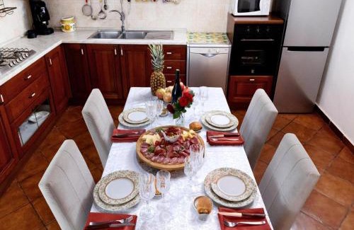 Rovittello House | Rustic House by Alcantara River with Pool