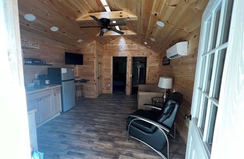 Betsy Layne Cabin | Rustic Retreat at Backwoods Bungalow – Secluded Cabin with Modern Comforts