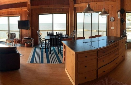 Ocean Springs House | Rustic Retreat | Beach View