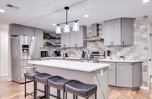 Livingston House | Rustic Lakeview Cabin: Gazebo, Chimney & Grill