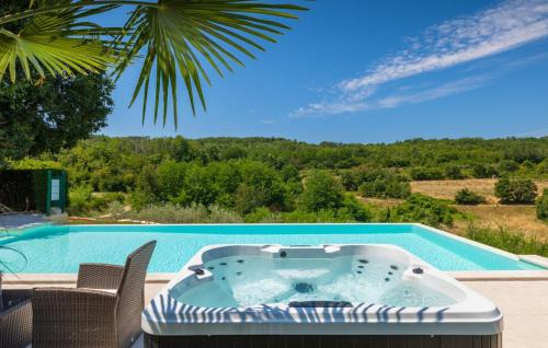Rakotule Villa | Rustic villa Zvonar with pool in Motovun