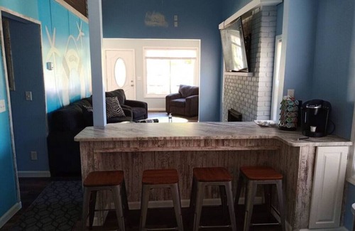 Huron Cottage | Rye Beach Retreat · Cozy Cottage on Rye Beach with Lake Erie view!