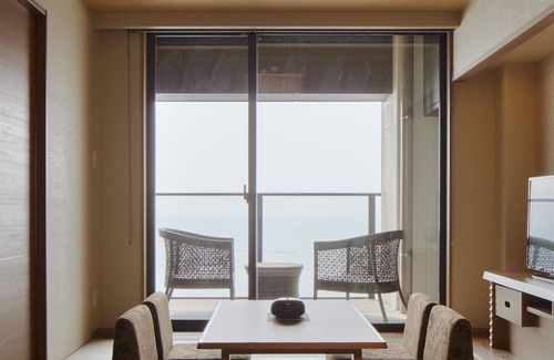 Kuroto House | Ryugujo Spa Hotel Mikazuki Fujimitei