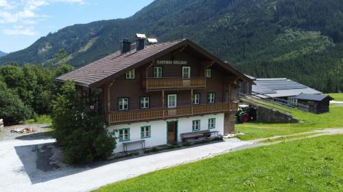 Krimml House | SÖLLHOF Ferienhaus mit 11 Schlafzimmern I großer Gemeinschaftsraum I Skibushaltestelle I 10 Min zum Skigebiet