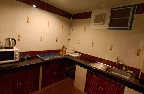 Phra Khanong Nuea House | S81 10mins BTS Skytrain Onnut station Free wi-fi 7-11