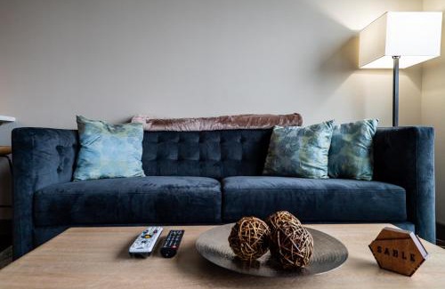 Warehouse District Apartment | Sable 803 - Alcove