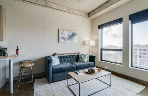 Warehouse District Apartment | Sable 803 - Alcove