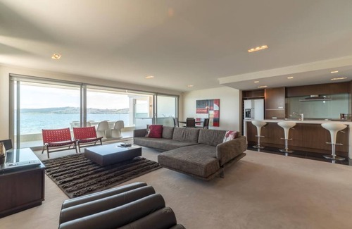 Waipahihi Apartment | Sacred Waters