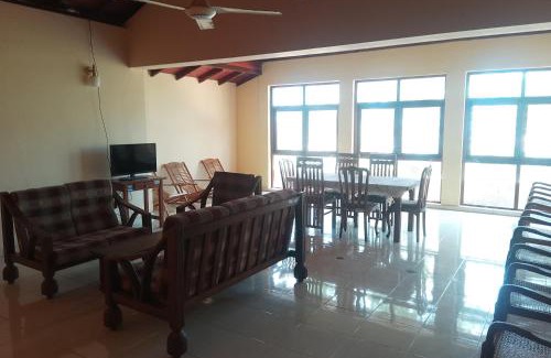 Kirinda Hotel | Sadagala piyasa sancharaka banglow