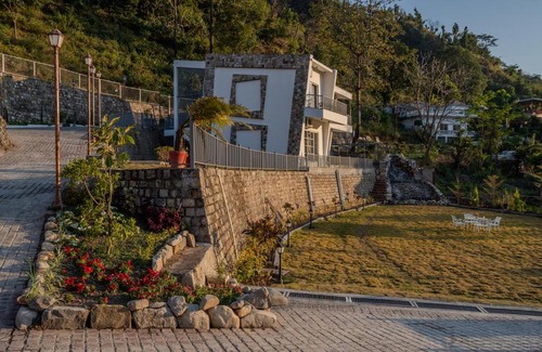 Bullawala Villa | SaffronStays ThousandFold Spring