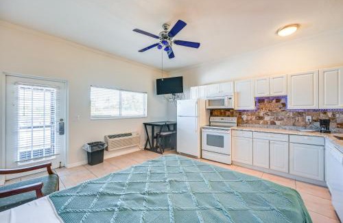 Naples Apartment | Sail and Soak Naples Condo with Heated Pool Access