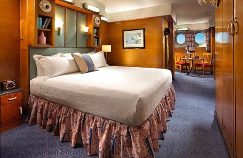 Harbor Hotel | Sail Back in Time! Close to Aquarium of the Pacific and Shoreline Aquatic Park