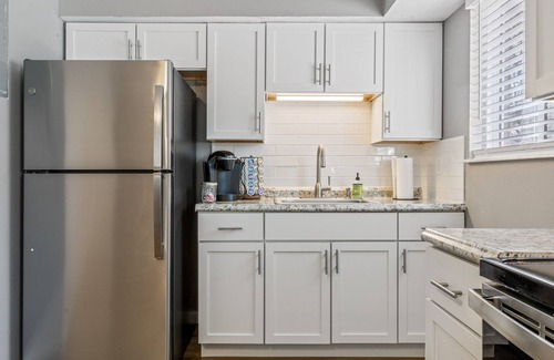 St. Charles House | Saint Charles 2 Bedroom Townhome by StayLage