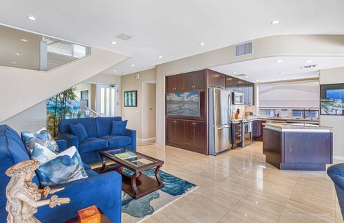 Napili Condo | SALE! Luxurious Ocean Front Penthouse 2Bd/3BathnSave 200 USD/night on open dates