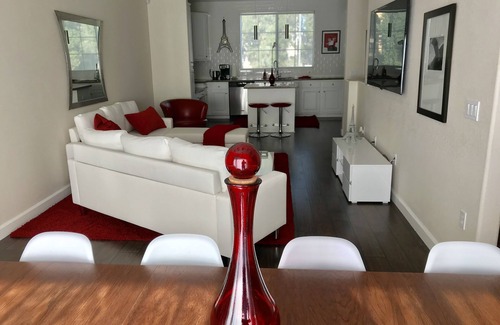 Paradise Valley Village House | SALE Private garage, WOW Townhome, ‘A Touch of Class’