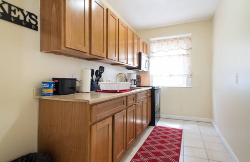 Salem Apartment | Salem Spacious Second Floor 3-4BR!