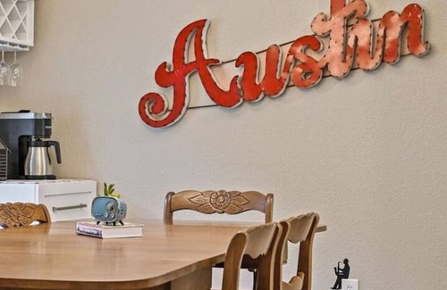 Maple Run House | 'Saloma Place' Pet-Friendly! Large yard! Work Space!