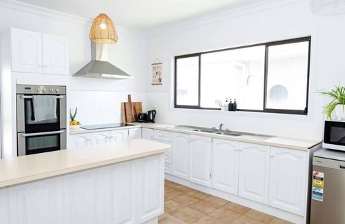 Peterborough House | Salt bush cottage Peterborough