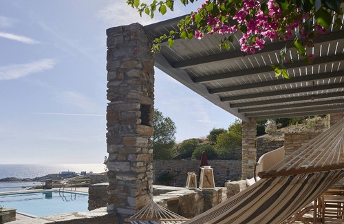 Koundouros House | Salt House - Luxurious Accomodation with pool next to Koundouros Bay