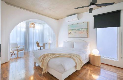Burleigh Heads Apartment | Saltlight - Tranquil Haven by Burleigh Beach and Parks