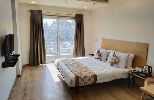 Sector 39 Hotel | Saltstayz Express – Medicity (Near Medanta Hospital)