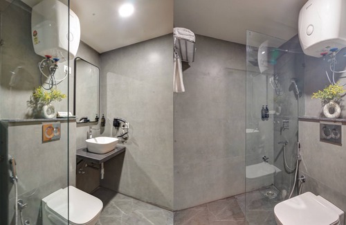 DLF City Hotel | Saltstayz Premier - Arjun Marg