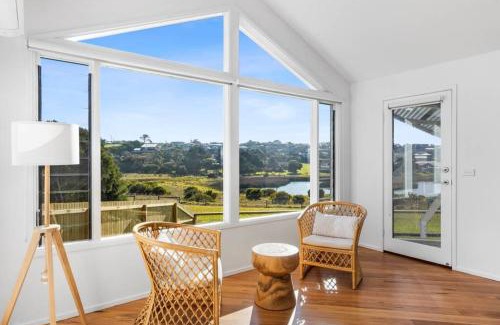 Ocean Grove House | SALTWATER HOUSE - Opposite the beach and views over the lake!