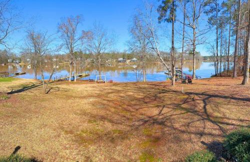Prosperity Apartment | Saluda Lake Escape