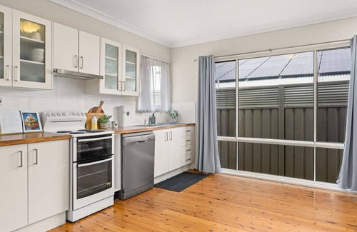 Callala Beach Apartment | Sam’s Beach Shack and Apartment – Stay 3, Pay 2