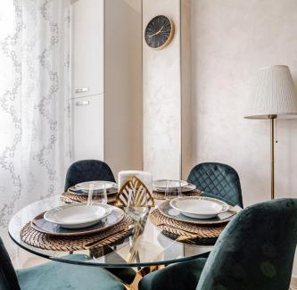 Milan Apartment | San Siro Hideaway, Garage,Metro&Wifi!