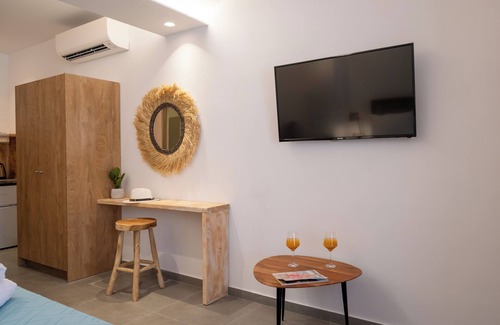 Perivolos House | Sand Gem - Beach Apartments