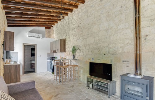 Vasa Koilaniou Apartment | Sanders Andre Marie - Nice Studio w Shared Garden