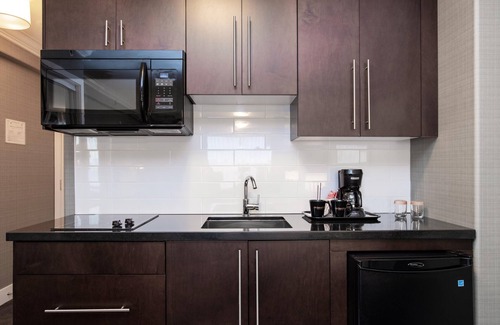 Richmond Hotel | Sandman Hotel Vancouver Airport