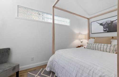 Vilano Beach Apartment | Sandpiper Cottage- Walk to Beach and Pier