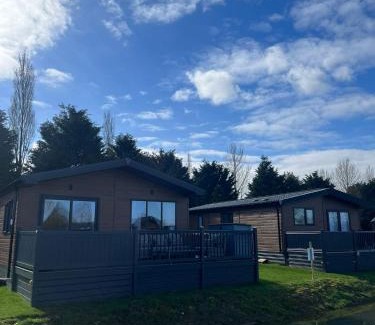 Allerthorpe Ski Chalet | Sandy Lane 20