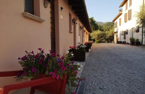 Fossato di Vico House | Santa Croce