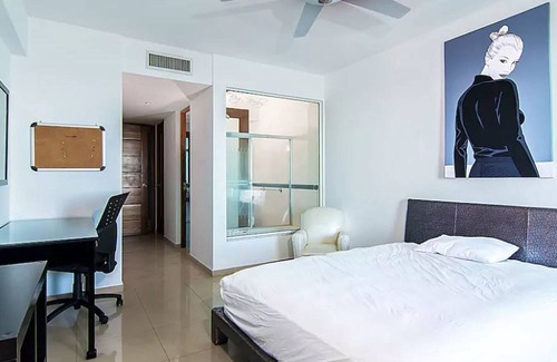 Gascue Apartment | Santo Domingo Ocean View Apartment with Pool and Gym ✔️