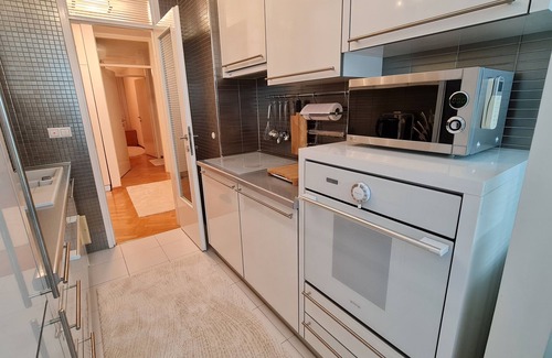 Novo Sarajevo Apartment | Sarajevo City Deluxe Apartment: Modern & Fully-EquippednBest for long stays