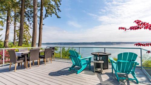 Langley House | Saratoga Vista by AvantStay Waterfront Views