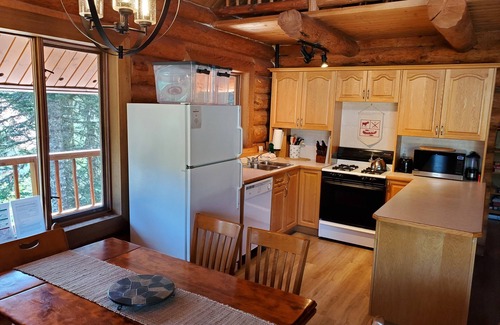 Hemlock Valley Cabin | Sasquatch Mountain - Entire Log Cabin - Private