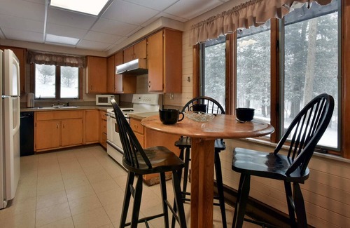 Seven Springs Cabin | Sassafras Cabin at Seven Springs