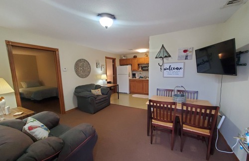 Garfield Apartment | Sassafras Inn/Unit A - Close to Marina & Boat Launch; 30 min to Eureka Springs